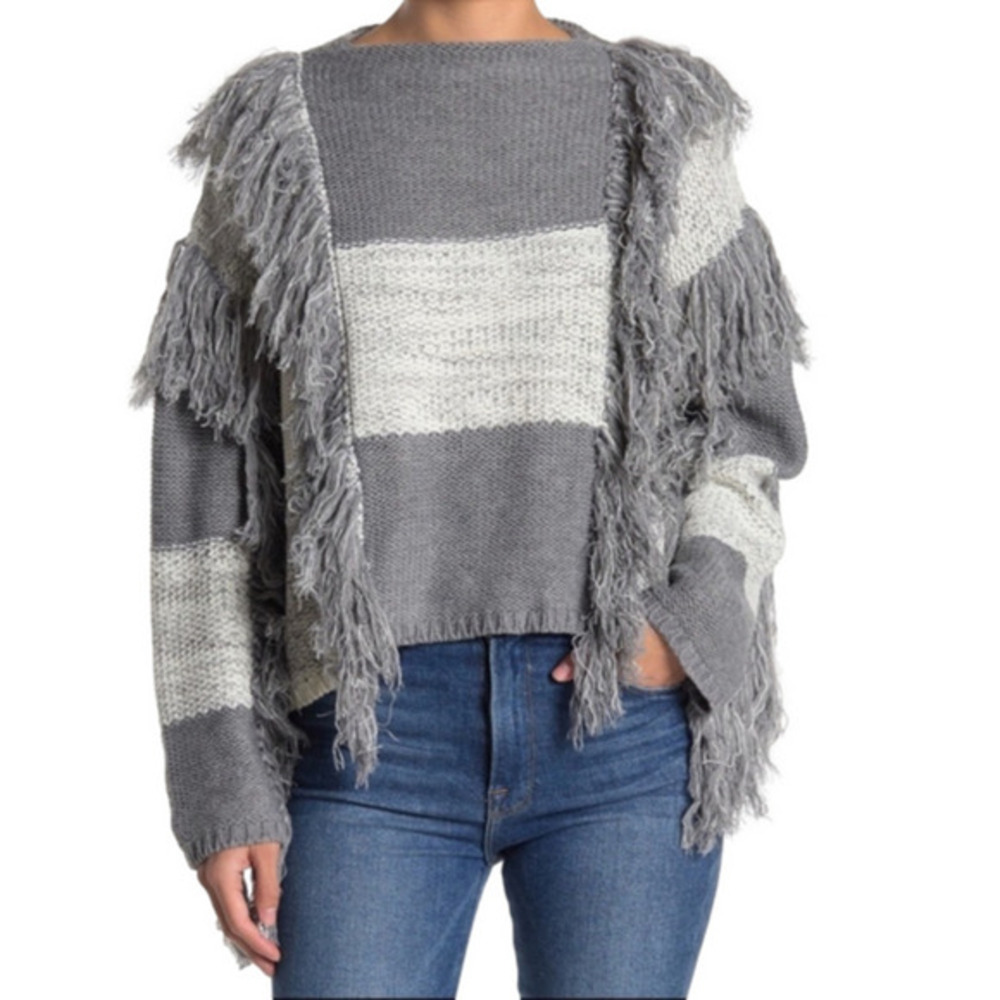 Moon River | Anthropologie Colorblock Gray and White Fringe Sweater Size M